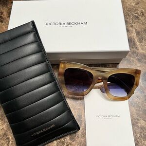 Victoria Beckham Beige Tortoiseshell Sunglasses with Gradient Lenses